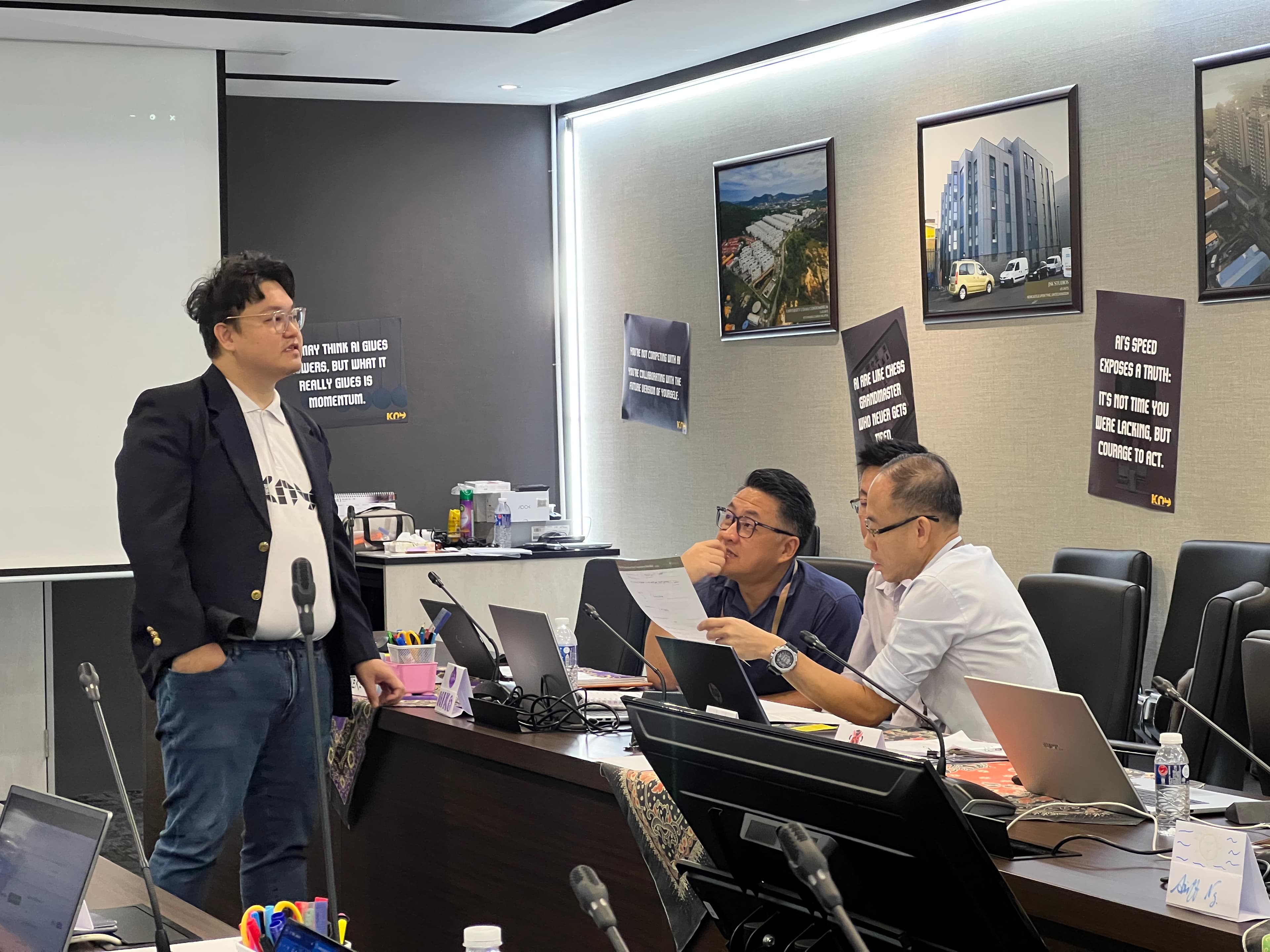 Kny Wong facilitating a corporate leadership session